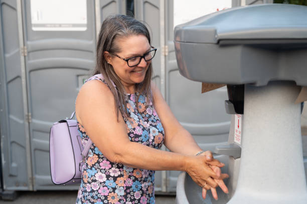 Best Luxury portable toilet rental  in Meadowdale, WA